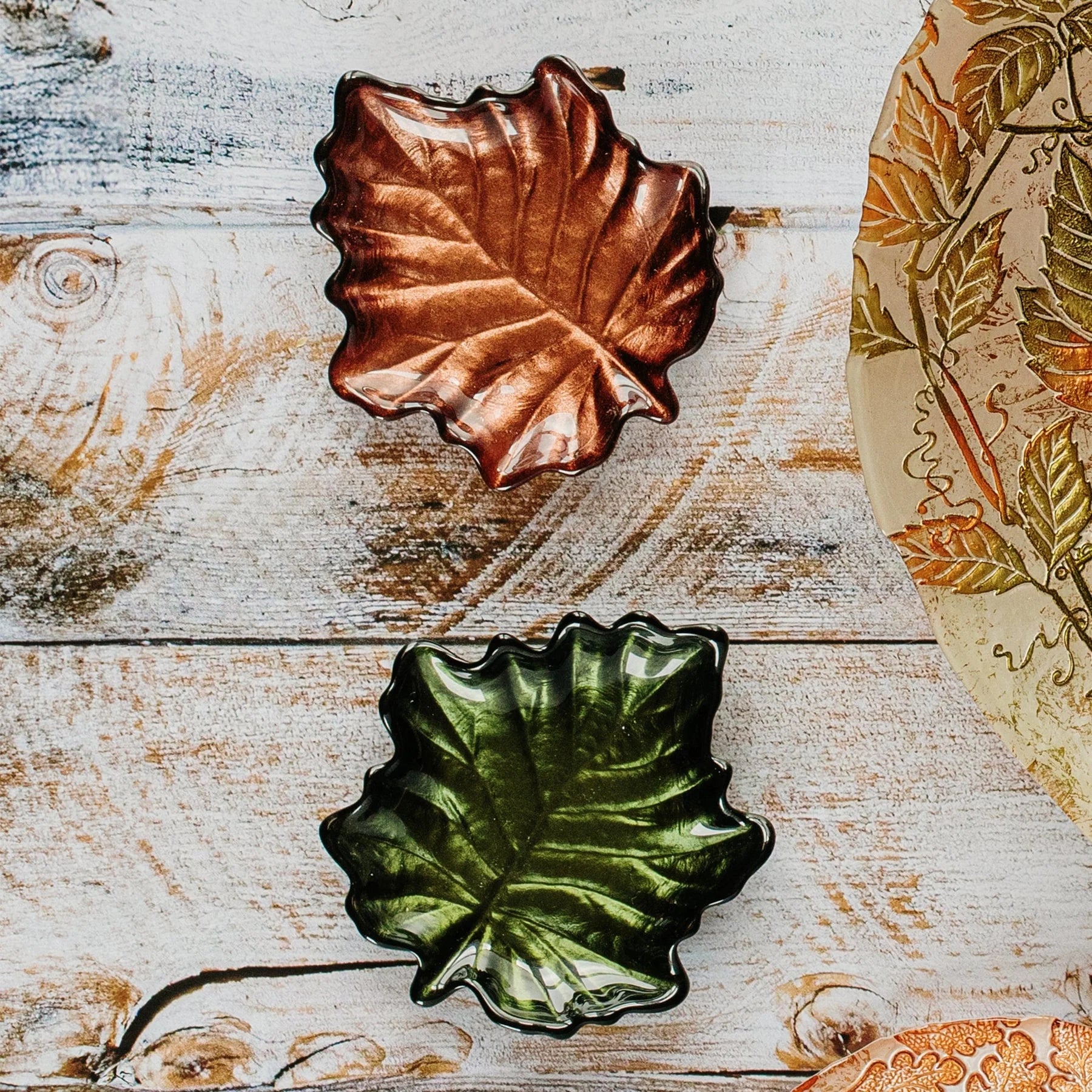 Autunno Glass Figural Leaf Canape Plates