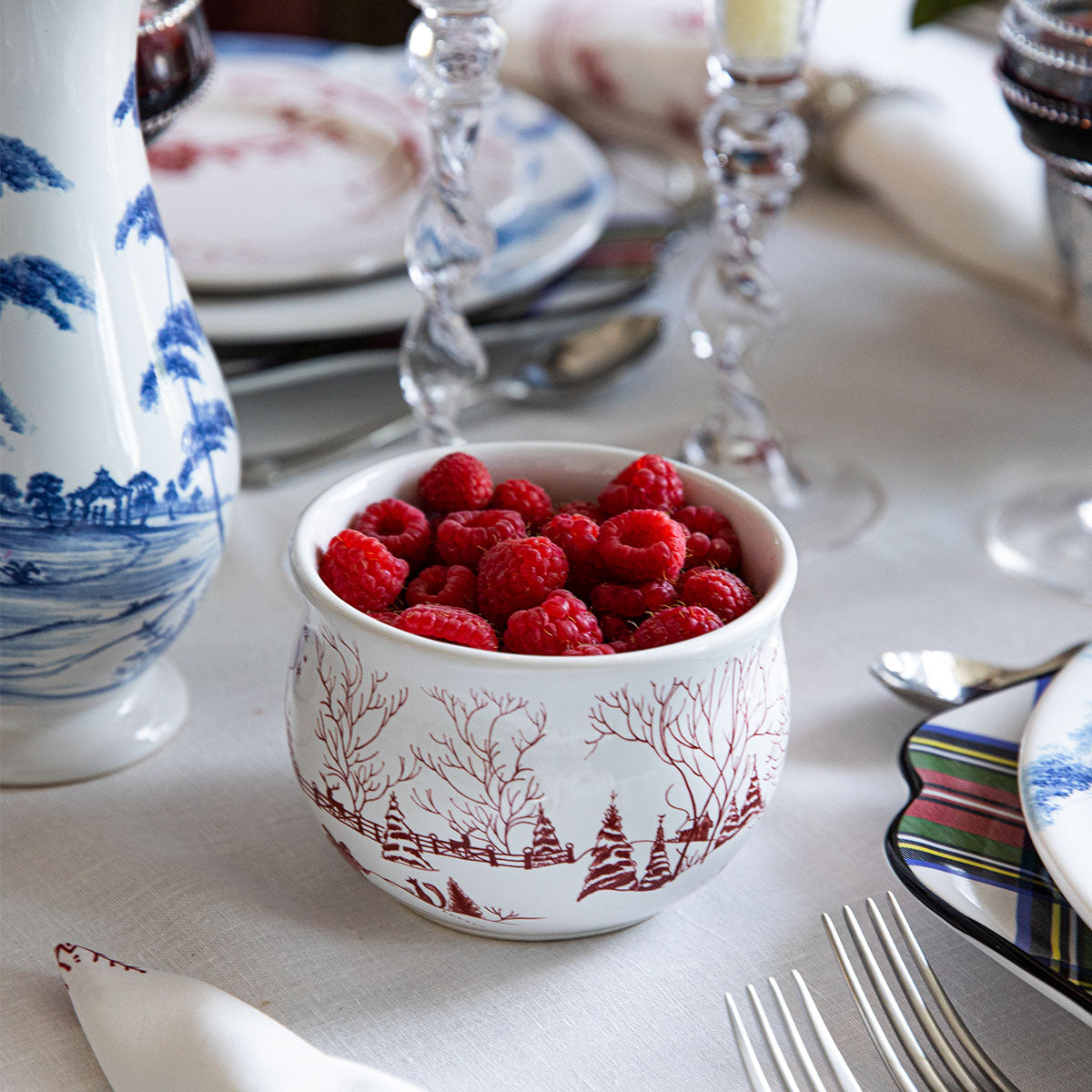 Country Estate Winter Frolic Ruby Comfort Bowl