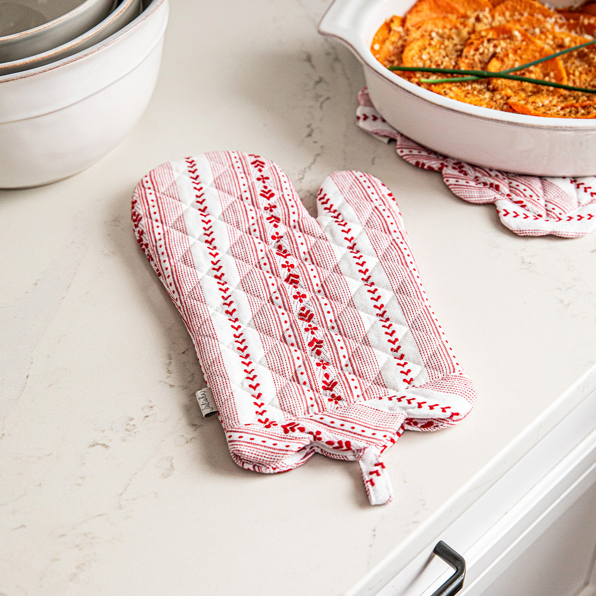 Villa Stripe Oven Mitt and Pot Holder - Red