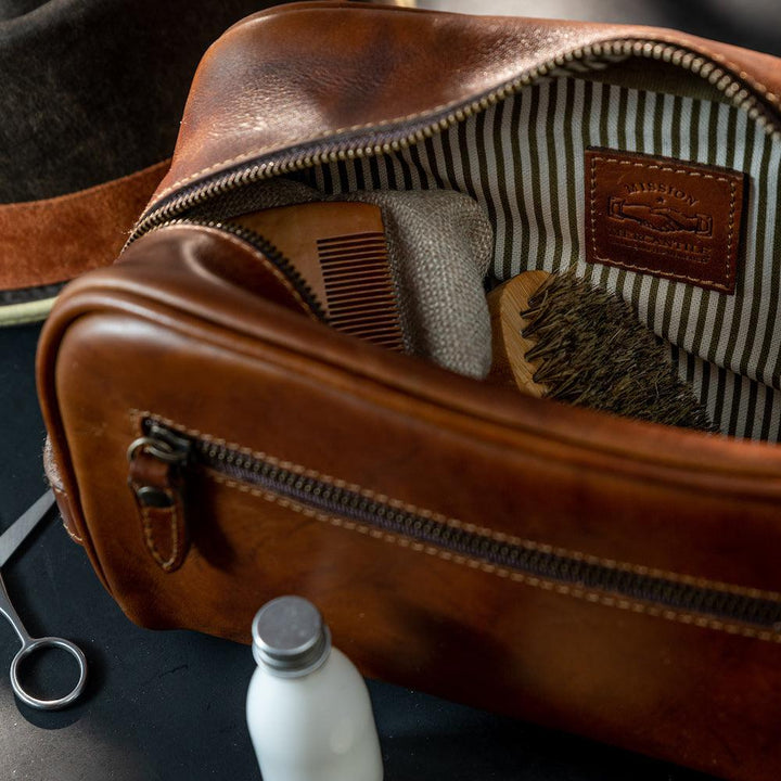 Benjamin Leather Wash Bag