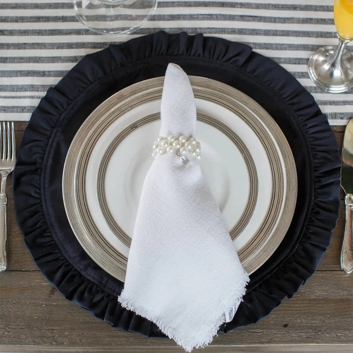 Velvet Round Placemat with Ruffle