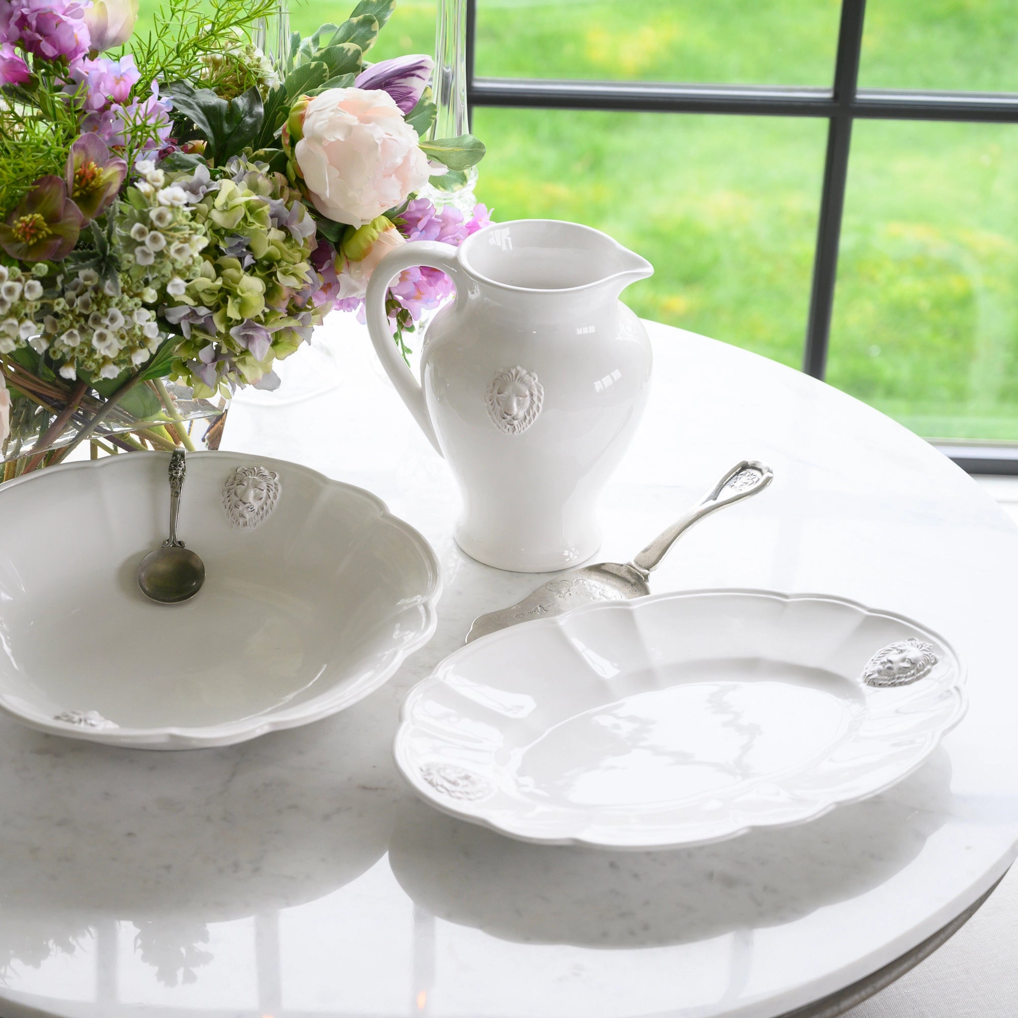 Renaissance Leone Oval Scalloped Platter