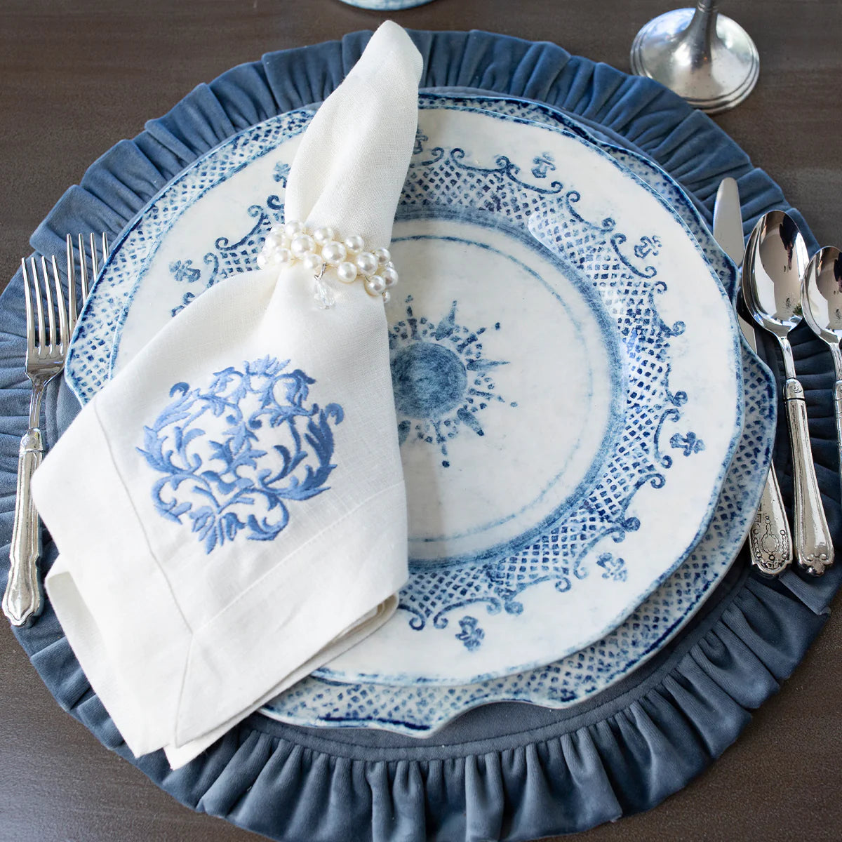 Velvet Round Placemat with Ruffle