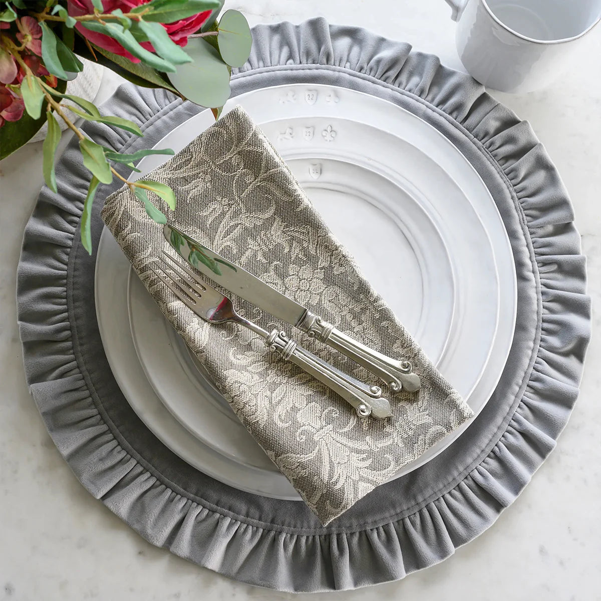 Velvet Round Placemat with Ruffle