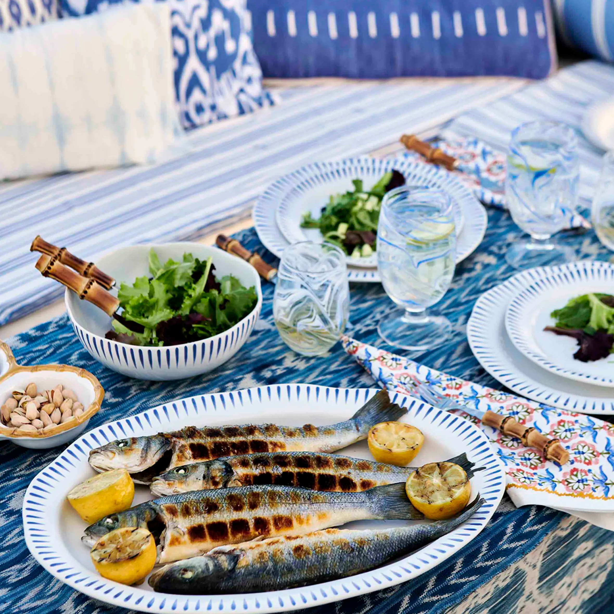 Sitio Stripe Serving Platter - Delft Blue